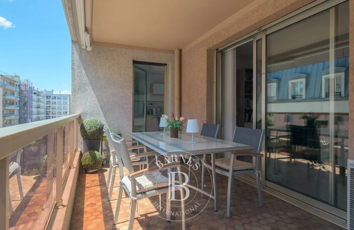 LYON 6- TETE D'OR- Appartement en étage élevé  de 147,10 m²  avec terrasse  - 3 chambres poss.4 - Garage double — photo 4