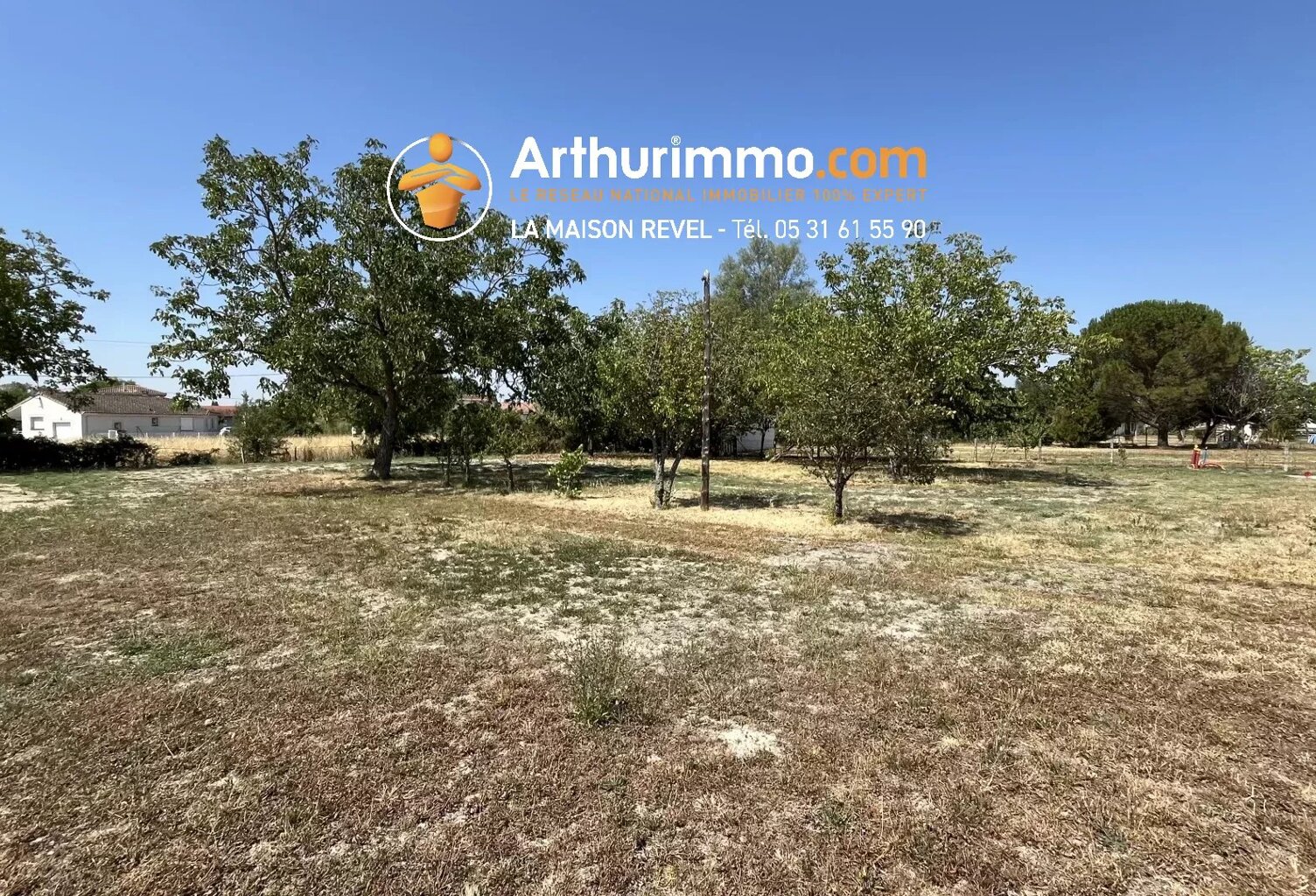 Terrain constructible de 1874 m² à Revel — photo 1