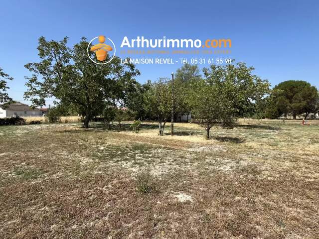 Terrain constructible de 1874 m² à Revel — photo du bien