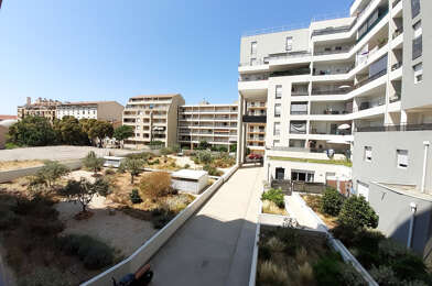 Appartement 2 pièces 831 €