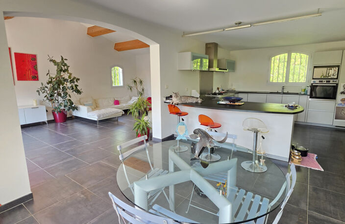En centre village, sur 1000 m2, 4 chambres — photo 2