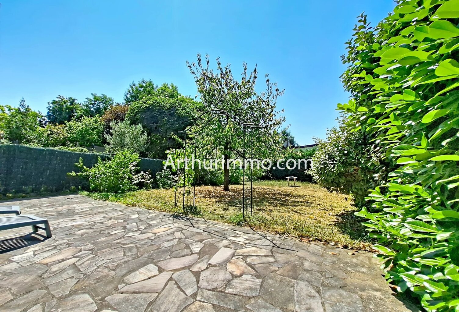 Maison de charme 5 pièces – 106 m² – Jardin arboré – stationnements — photo 1