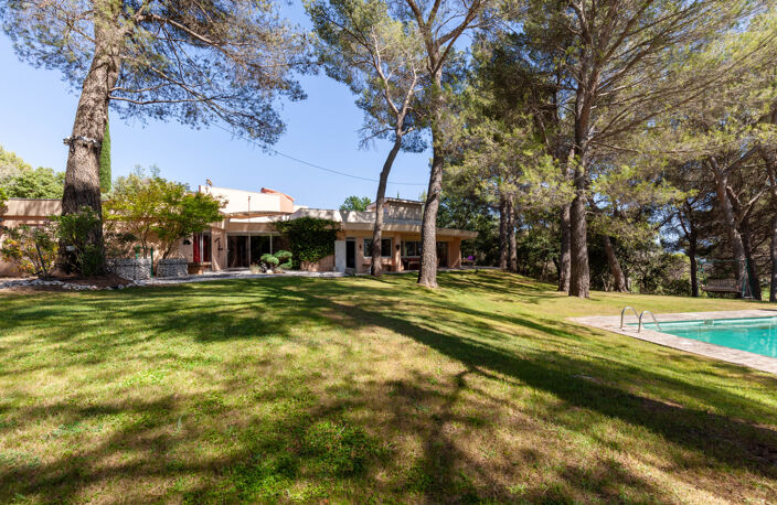 Exclusivité proche d'Aix-en-Provence. Maison d'architecture — photo 2