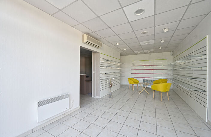 A VENDRE LOCAL COMMERCIAL A FORT POTENTIEL DE REHABILITATION — photo 4