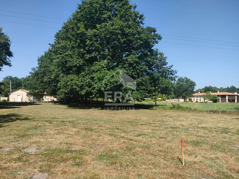 Terrain à vendre à Saint-Savin - Réf 3235 — photo 1