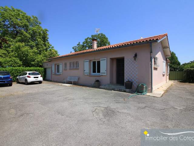 MAISON T5 AU CENTRE DU VILLAGE — photo du bien
