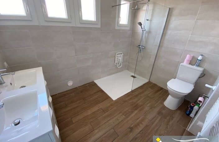 MAISON T5 AU CENTRE DU VILLAGE — photo 5