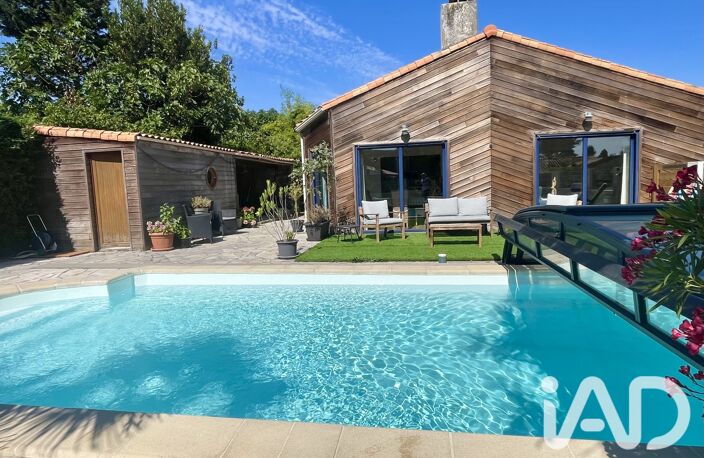 Vente Maison/villa 9 pièces — photo 2