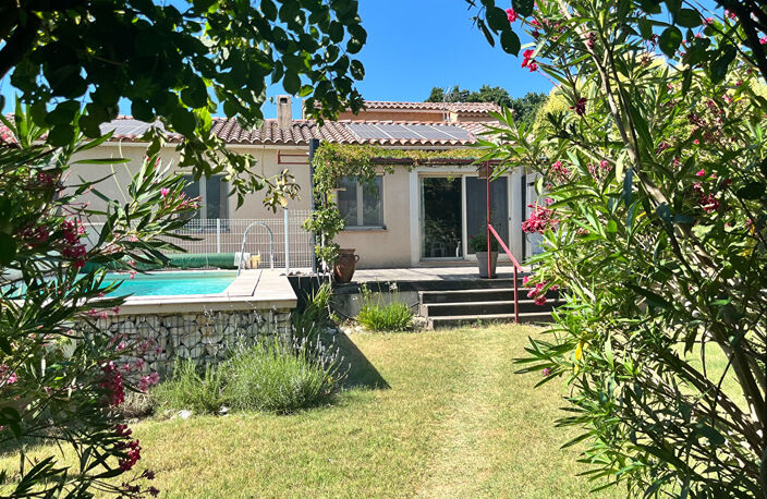 À VENDRE  Maison individuelle de plain-pied avec piscine et dépendance à Aubignan — photo 2