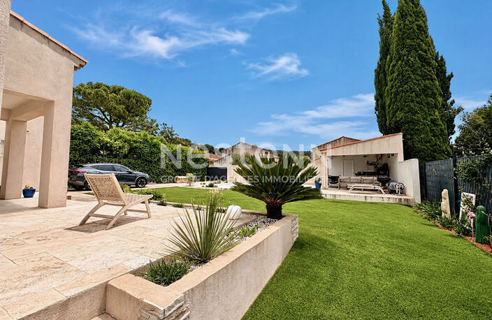 Maison T4 d'environ 115m² avec garage, jardin et piscine dans un lotissement sécurisé — photo 4