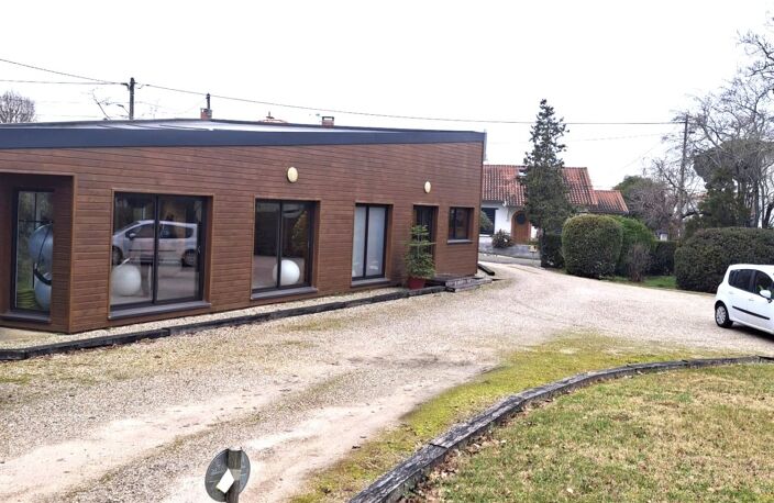 Vente Maison/villa 7 pièces — photo 2