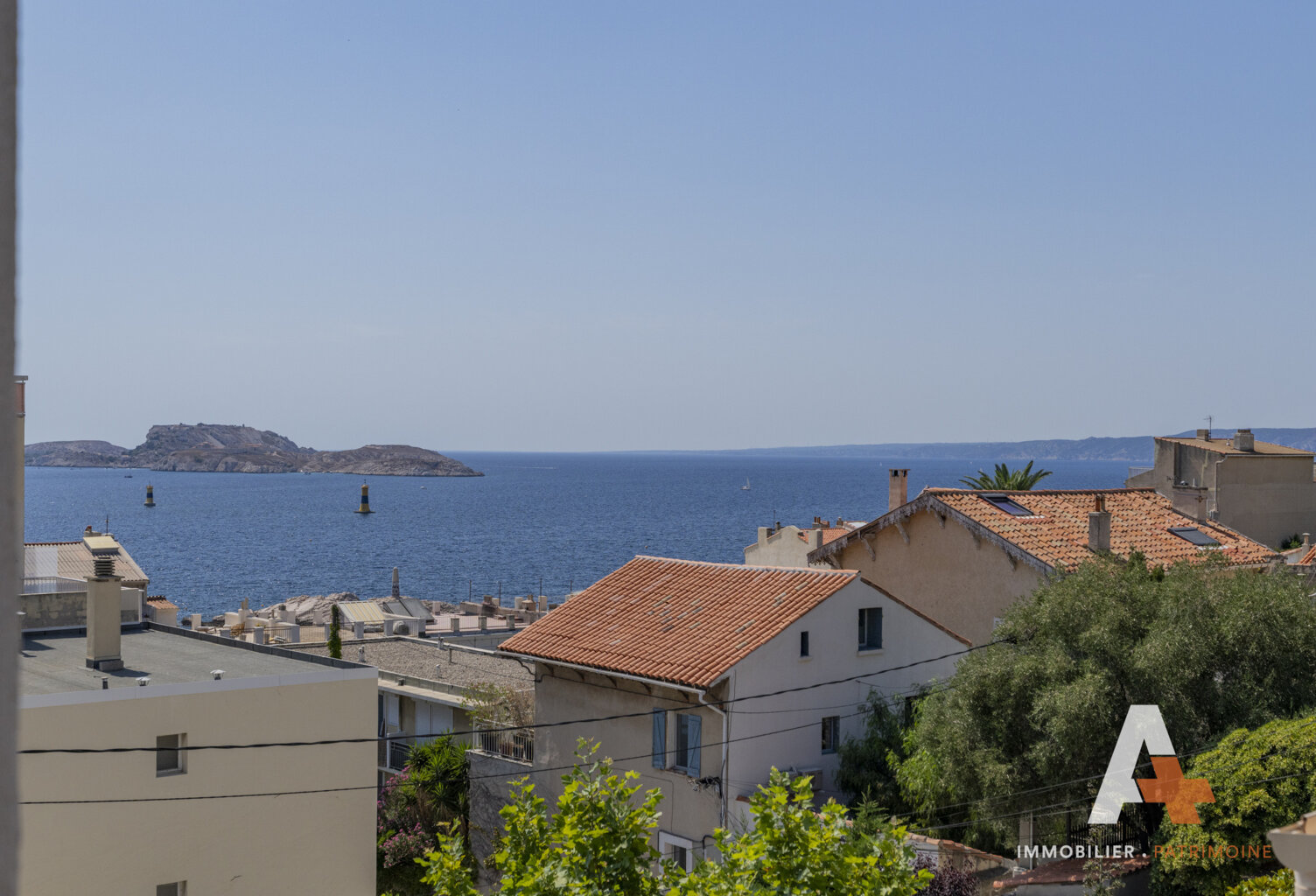 Marseille 7éme : Endoume-Malmousque type 3 vue mer avec terrasse. — photo 1