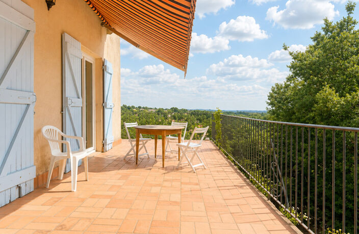 Maison T8 230 m2 - vue exceptionnelle — photo 2