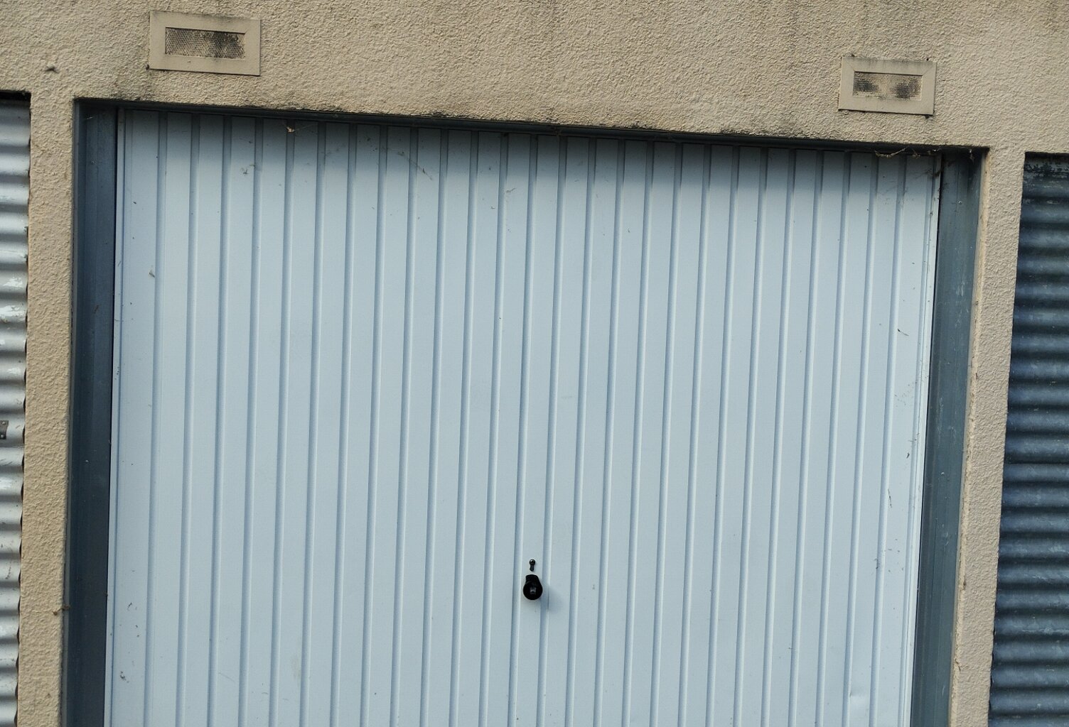 Vente Garage 12 m&sup2; — photo 1