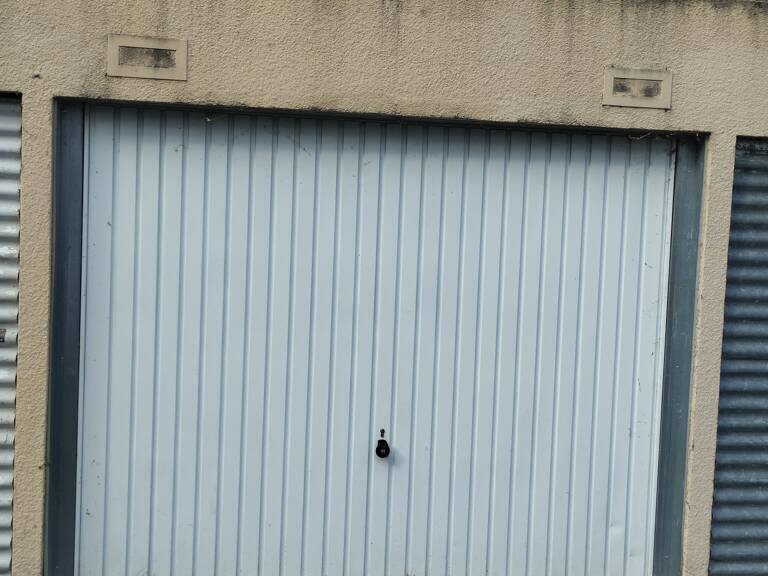 Vente Garage 12 m&sup2; — photo 1