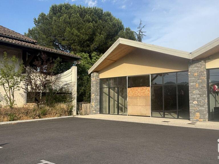 Location Boutique/Local commercial 142 m&sup2; — photo 1