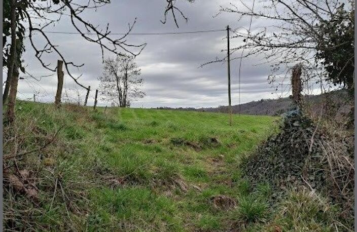 Terrain constructible dans un cadre paisible — photo 2