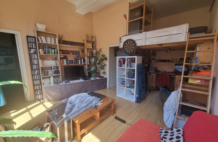 VENTE LYON 69001 - CANUT DE TYPE T3 DE 64M2 A POTENTIEL A 3MN A PIED DE LA PLACE DE LA CROIX ROUSSE — photo 4