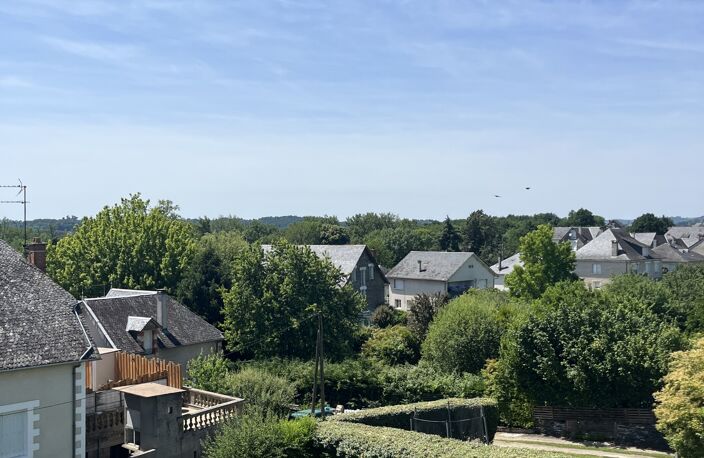 Vente Maison/villa 9 pièces — photo 2