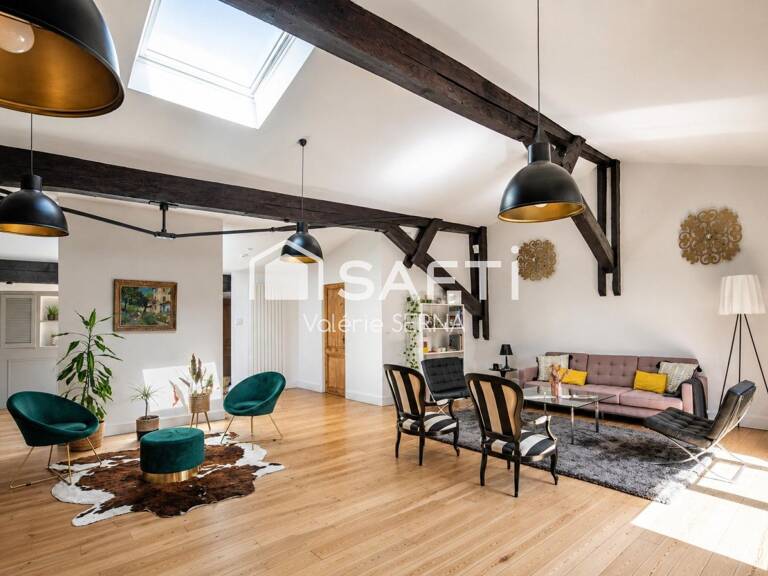 Loft de 280 m² + 320 m² de garages et box — photo 1