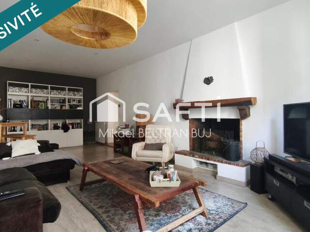 Sète centre-ville  Appartement de caractère avec garage et luminosité exceptionnelle — photo du bien