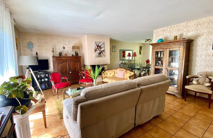 maisons jumelées avec jardins privatifs, garage et espace de stationnement — photo 3