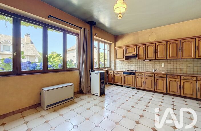 Vente Maison/villa 8 pièces — photo 2