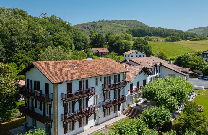 HÔTEL / RESTAURANT DE PRESTIGE à vendre au cœur du Pays basque - Murs + Fonds — photo 2