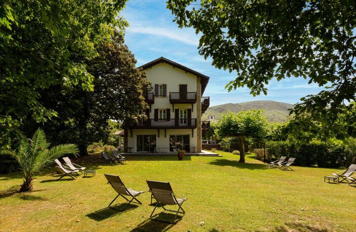 HÔTEL / RESTAURANT DE PRESTIGE à vendre au cœur du Pays basque - Murs + Fonds — photo 3