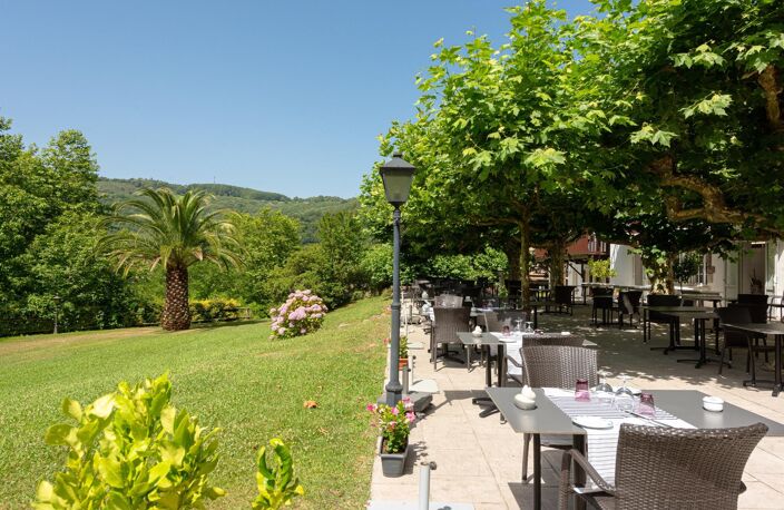 HÔTEL / RESTAURANT DE PRESTIGE à vendre au cœur du Pays basque - Murs + Fonds — photo 5