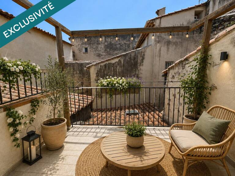 TRETS, Authentique maison de village T5 avec terrasse et cave. — photo 1