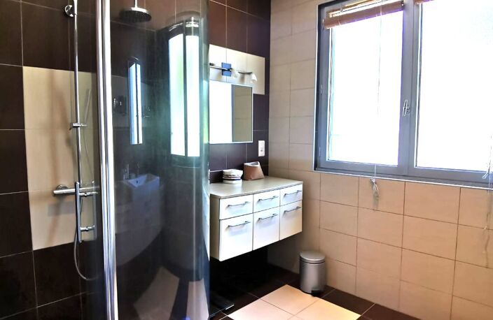 Vente Maison/villa 9 pièces — photo 3