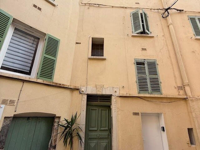 HYERES CENTRE HISTORIQUE - Studio de 20.93 m2 — photo du bien