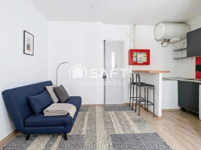 Studio vendu loué meublé, 5 mn à pied du métro — photo du bien