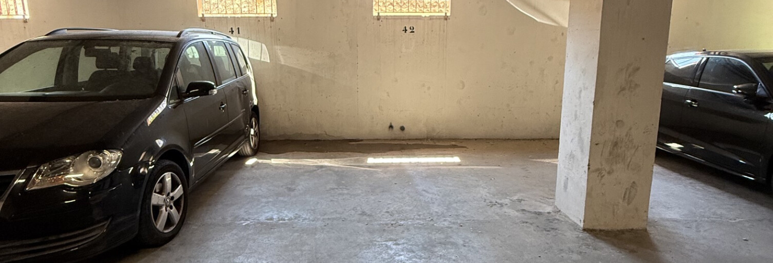 Garage   m² à louer à Toulon (83000)