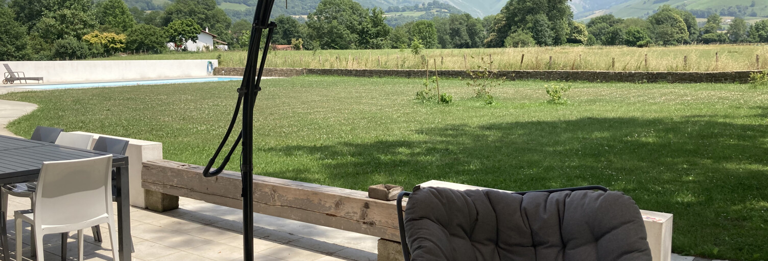 Maison 9 Pièces 252 m² à vendre à Saint-Jean-Pied-de-Port (64220)