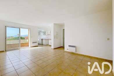 Appartement 3 pièces 180000 €