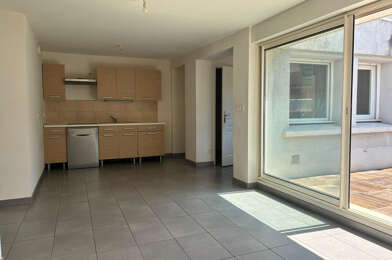 Appartement 3 pièces 820 €
