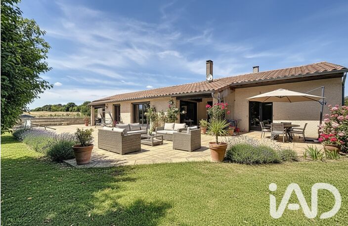 Vente Maison/villa 8 pièces — photo 2