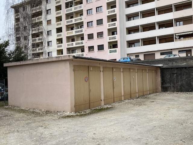 Garage à l'arrêt de tram Millet — photo du bien