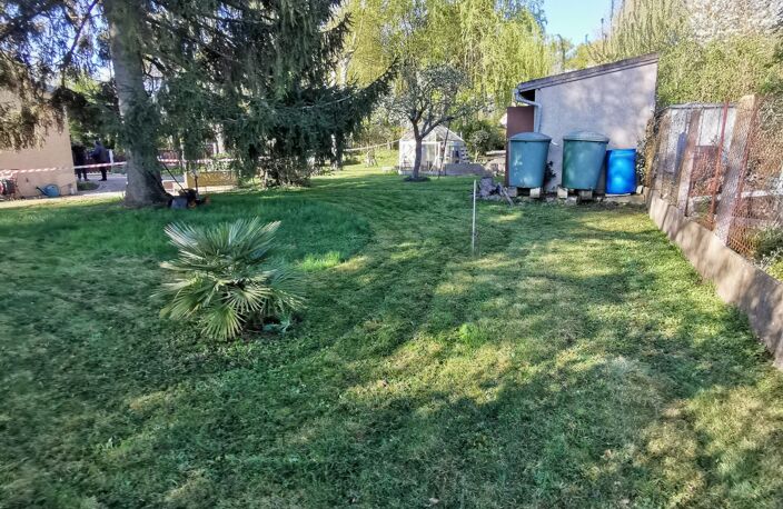 Vente Terrain 697 m&sup2; — photo 2