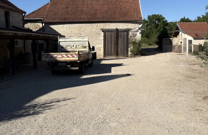 Vente Maison/villa 8 pièces — photo 2