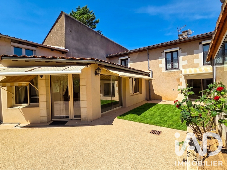 Vente Maison/villa 8 pièces — photo 1