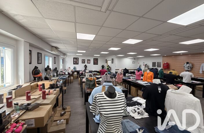Vente Boutique/Local commercial 600 m&sup2; — photo 3