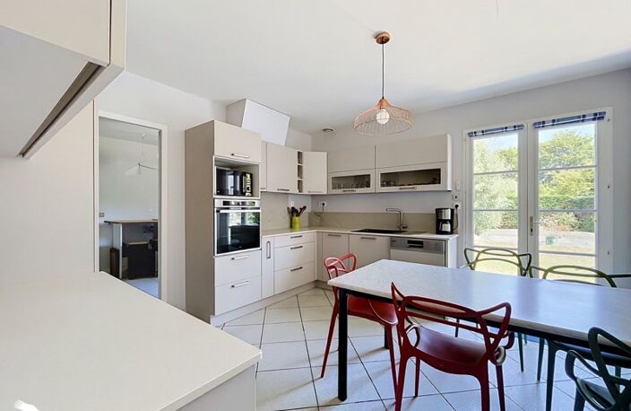 Vente maison 6 pièces 169 m² Pessac (33600) — photo 2