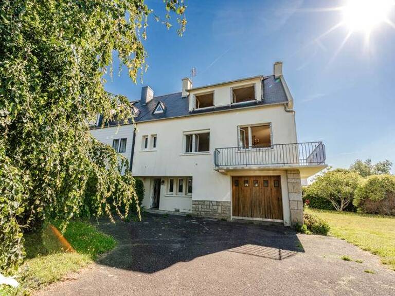 Maison de ville de 10 pièces principales — photo 1