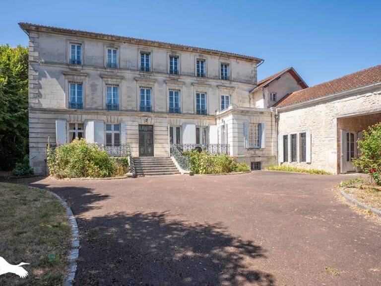 Maison en pierre de 10 pièces principales — photo 1