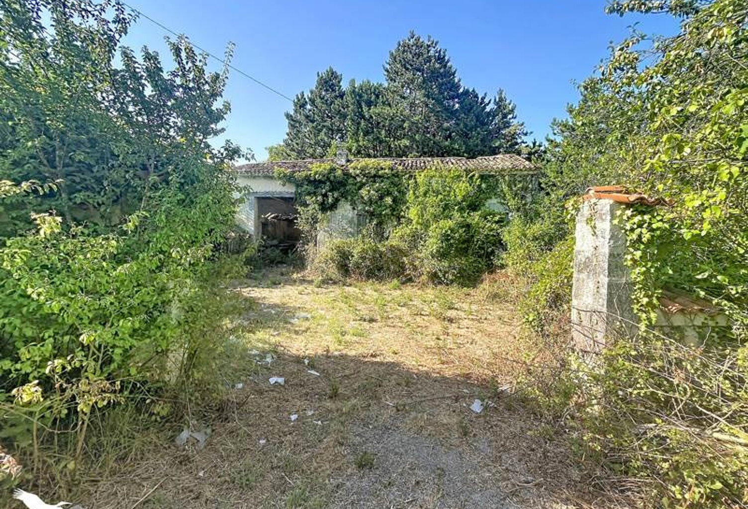Maison en pierre de 3 pièces principales — photo 1