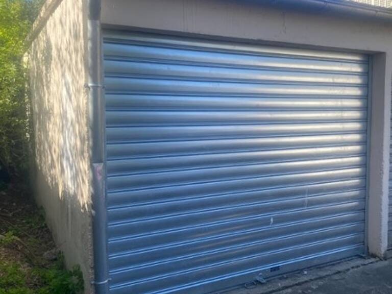 Garage   — photo 1