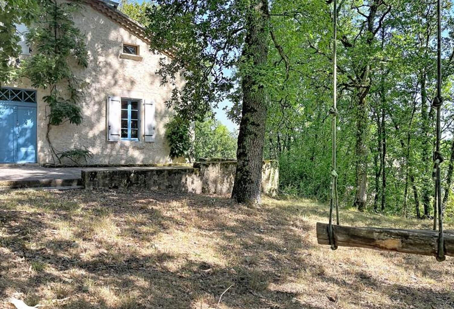 Maison en pierre de 6 pièces principales — photo 1